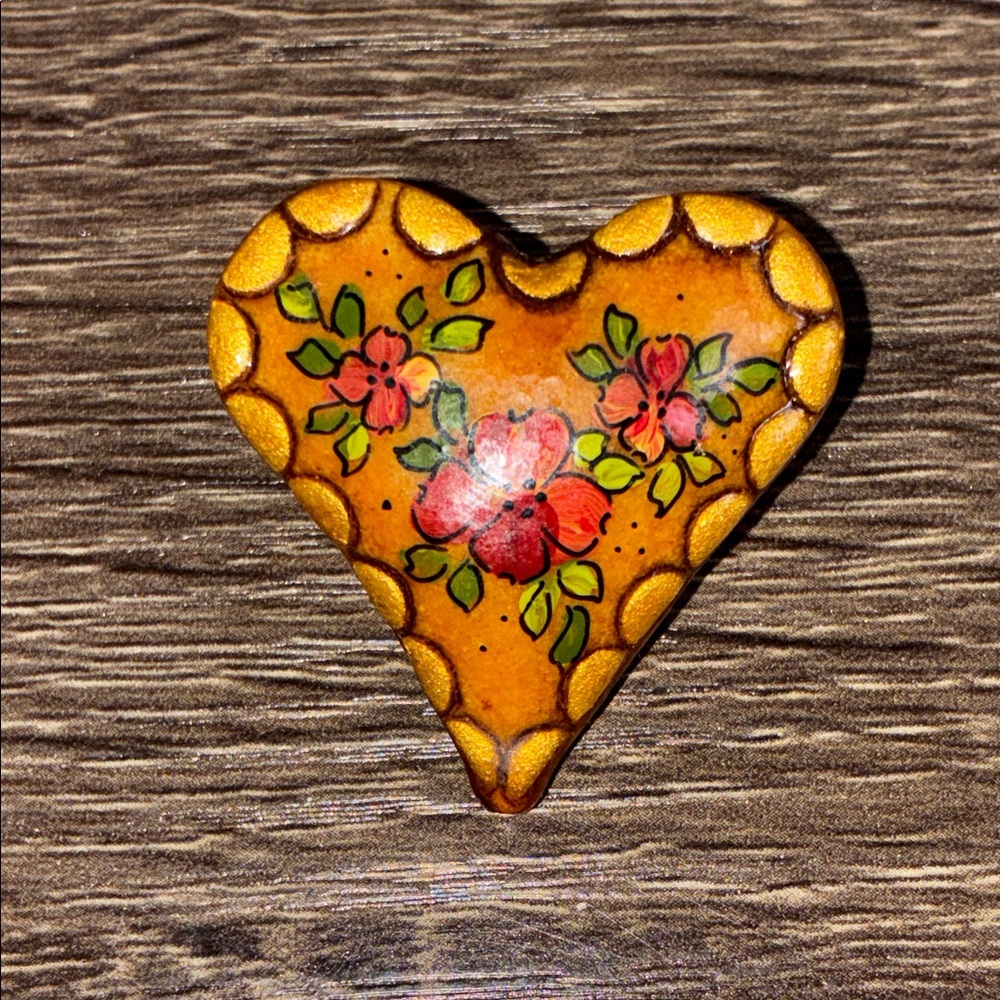 Vintage Handcrafted Heart-Shaped Brooch with Floral Design Signed NR 1985